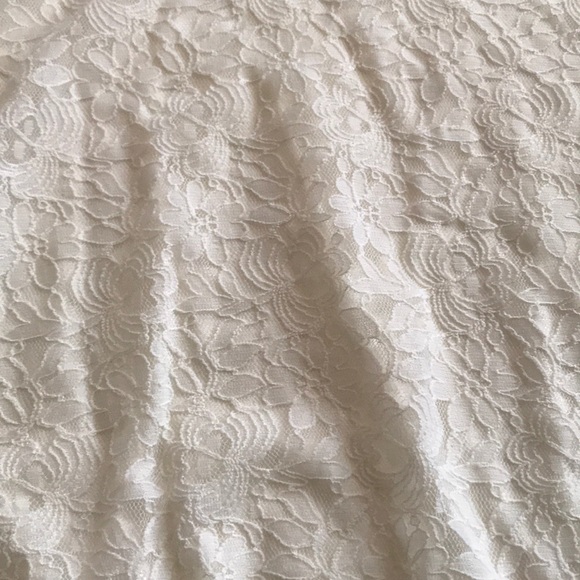 White shirt - Picture 2 of 3